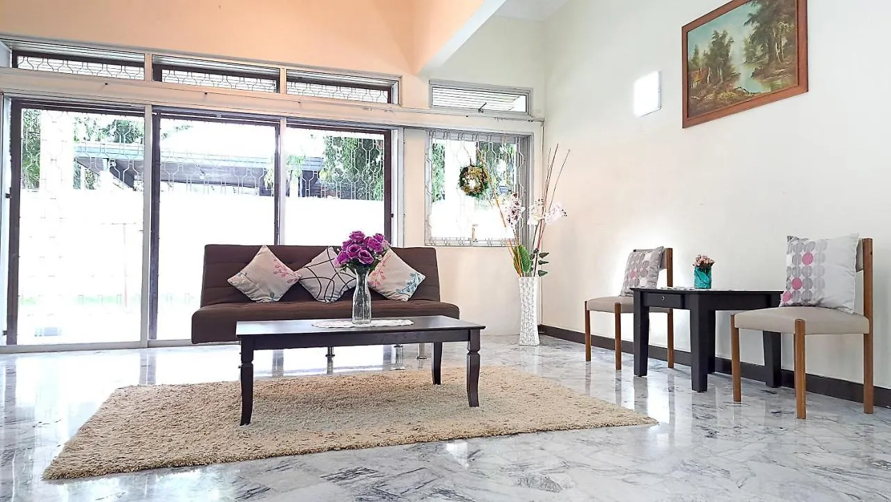 Advent Villa, Penang - Near Adventist Hospital George Town 0*,  Malezya
